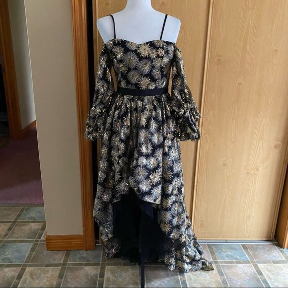 Aqua x Zendaya • Firework Sequined Cold Shoulder Gown - Picture 3 of 15